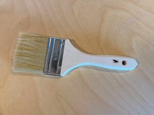 Flat brush for wood paint