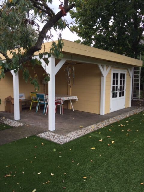 Light yellow garden house