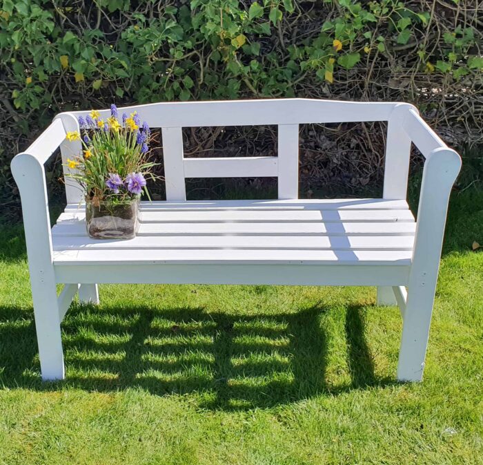 white wooden bench