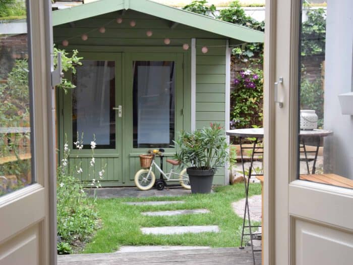 green summer house