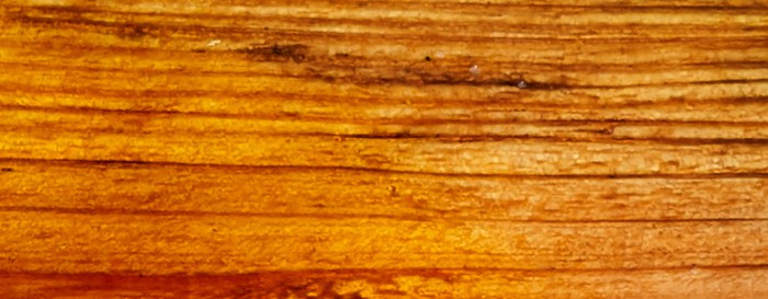 lindseed oil to give spruce wood a durable protection